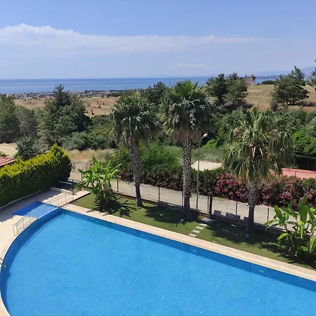Villa Deniz 쿠사다시